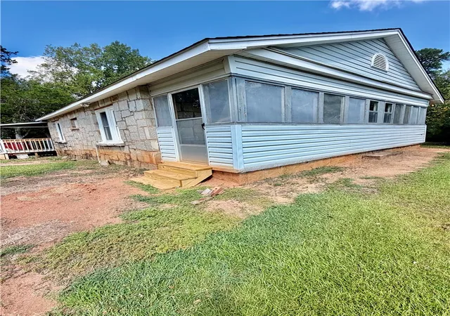Photo 2 of Manufactured home for sale at 1549 Greenfield Rd, Westminster, SC 29693 | MLS# 20304255 | Listing updated on 2026-09-14
