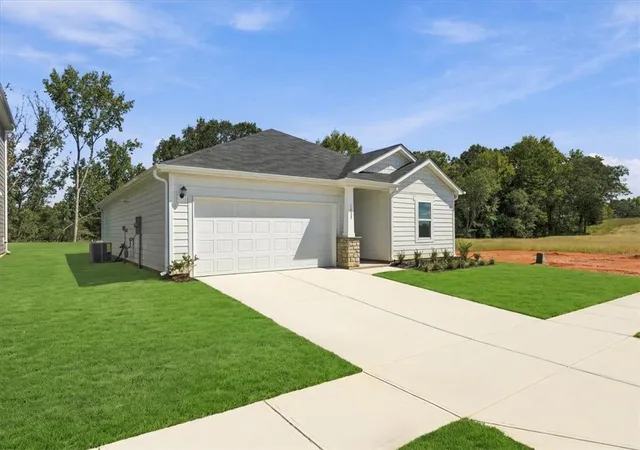 Photo 2 of Single family home for sale at 1025 Southwell Dr, Anderson, SC 29624 | MLS# 20303988 | Listing updated on 2026-09-11