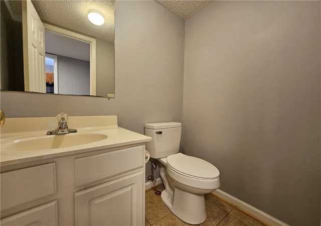 Listing Photo 5 - Condo for sale in building located at 1108 Tiger Blvd, Clemson, SC 29631 - Unit #159