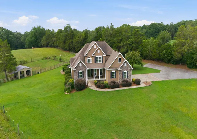 Photo 2 of Single family home for sale at 240 Warren Watt Rd, Iva, SC 29655 | MLS# 20304444 | Listing updated on 2026-10-02
