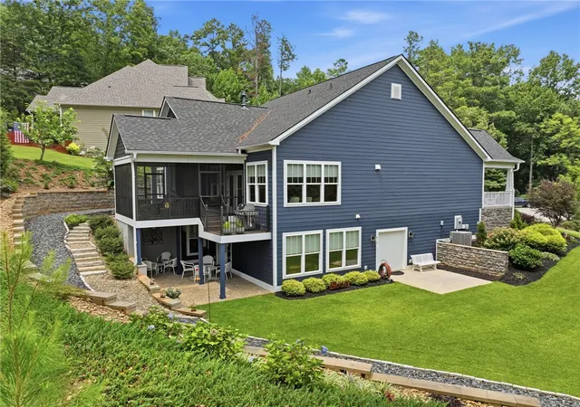 Photo 3 of Sale Pending at 9 Silkvine Ct, Travelers Rest, SC 29690 | MLS# 20304600 | Listing updated on 2026-09-25