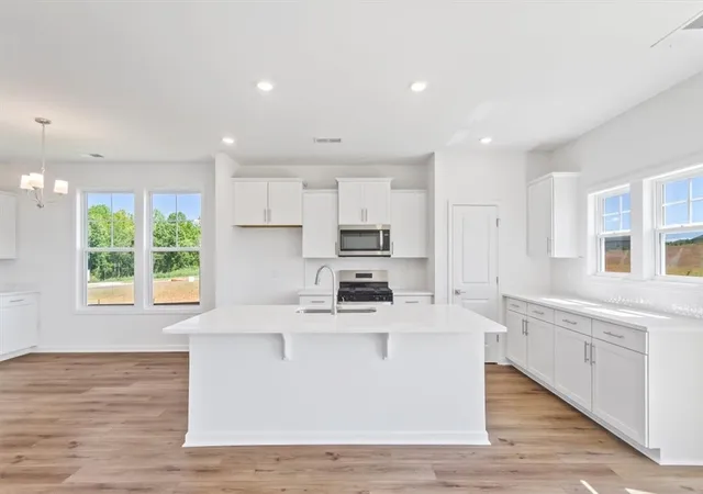 Photo 4 of Single family home for sale at 211 Bellflower Ln, Anderson, SC 29625 | MLS# 20304777 | Listing updated on 2026-10-10