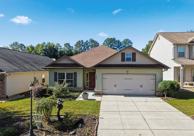 Photo 3 of Single family home for sale at 1035 Edenbrooke Cir, Anderson, SC 29621 | MLS# 20305269 | Listing updated on 2026-10-09