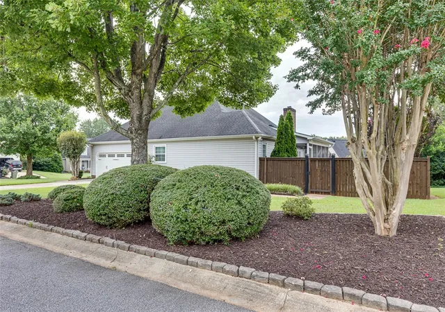 Photo 3 of Sale Pending at 302 Wild Rice Dr, Simpsonville, SC 29681 | MLS# 20305278 | Listing updated on 2026-10-23
