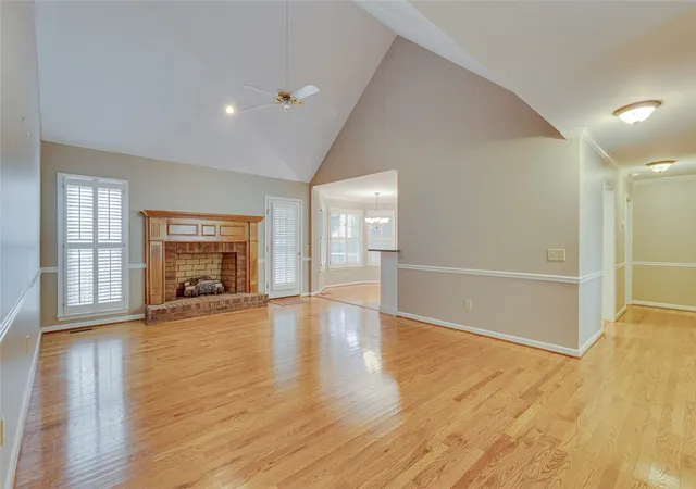 Photo 3 of Sale Pending at 302 Wild Rice Dr, Simpsonville, SC 29681 | MLS# 20305278 | Listing updated on 2026-10-23