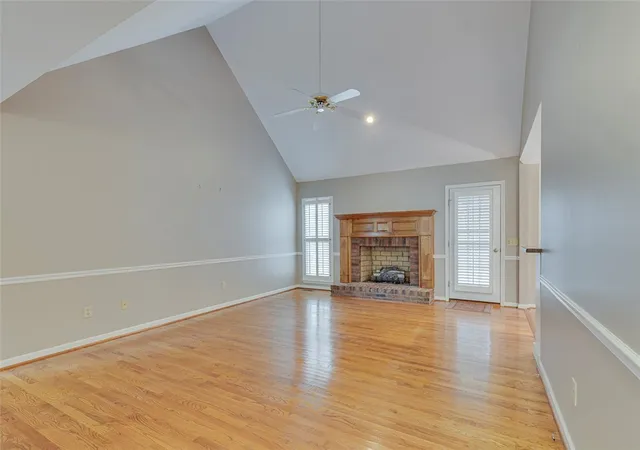 Photo 4 of Sale Pending at 302 Wild Rice Dr, Simpsonville, SC 29681 | MLS# 20305278 | Listing updated on 2026-10-23