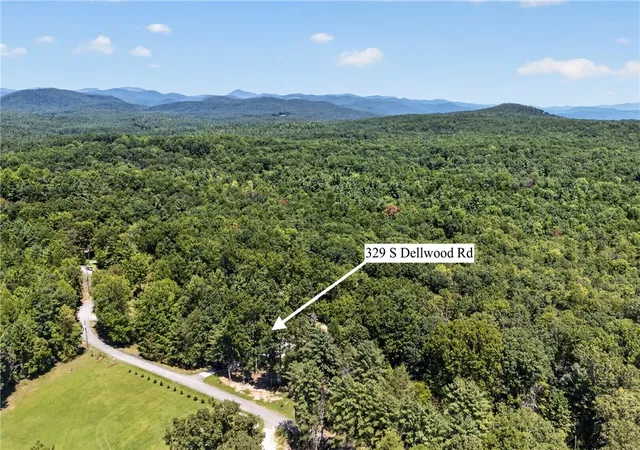 Photo 3 of Manufactured home for sale at 329 S Dellwood Rd, Mountain Rest, SC 29664 | MLS# 20305370 | Listing updated on 2026-09-16