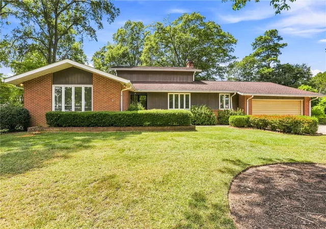 Photo 2 of Single family home for sale at 2901 Echo Trl, Anderson, SC 29621 | MLS# 20304696 | Listing updated on 2026-09-20