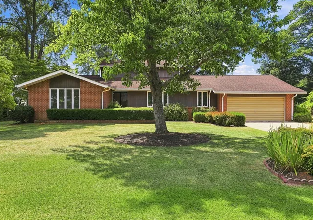 Photo 3 of Single family home for sale at 2901 Echo Trl, Anderson, SC 29621 | MLS# 20304696 | Listing updated on 2026-09-20