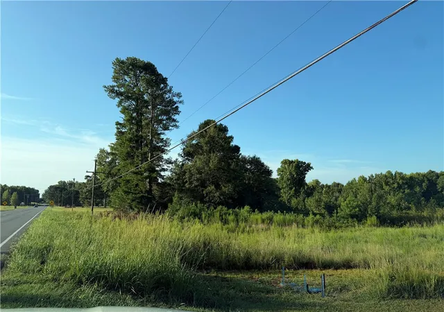 Photo 4 of Sale Pending at 120 Maxcy Dr, Belton, SC 29627 | MLS# 20305472 | Listing updated on 2026-10-05