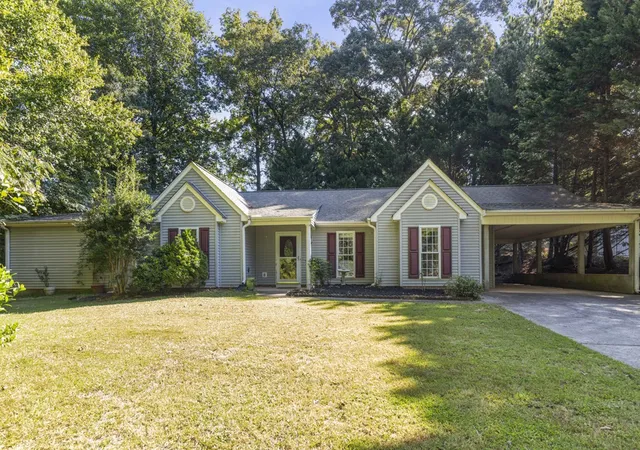 Photo 2 of Single family home for sale at 229 Cub Cove Dr, Walhalla, SC 29691 | MLS# 20305438 | Listing updated on 2026-09-03
