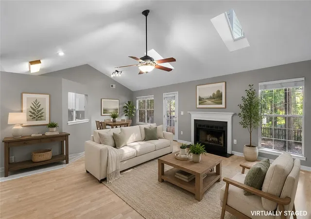 Photo 3 of Single family home for sale at 103 Loden Ct, Simpsonville, SC 29680 | MLS# 20305477 | Listing updated on 2026-09-18