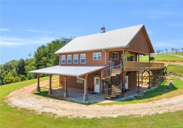 Photo 3 of Single family home for sale at 498 Raines Rd, Mountain Rest, SC 29664 | MLS# 20305280 | Listing updated on 2026-09-01
