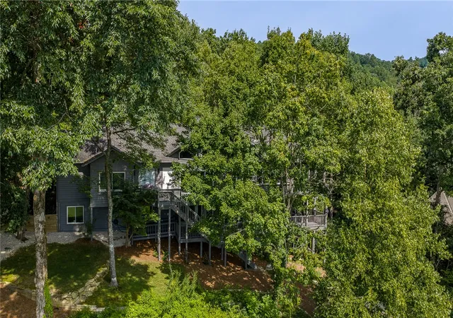 Photo 2 of Single family home for sale at 15 Blazing Star Trl, Landrum, SC 29356 | MLS# 20305580 | Listing updated on 2026-09-11