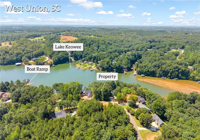 2nd image of 31 W Waters Edge Ln, West Union, SC 29696 | MLS# 20305485