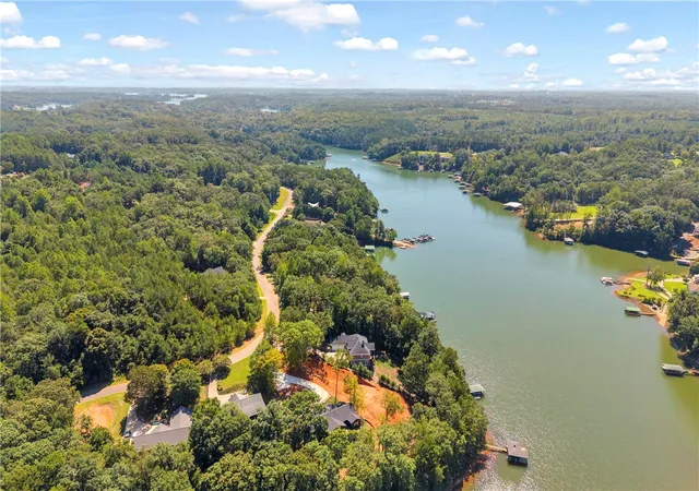 5th image of 31 W Waters Edge Ln, West Union, SC 29696 | MLS# 20305485