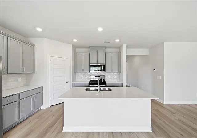 Photo 4 of Single family home for sale at 131 Gibbon Way, Gray Court, SC 29645 | MLS# 20305169 | Listing updated on 2026-09-16
