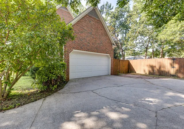 Photo 4 of Single family home for sale at 109 Smithwood Ct, Simpsonville, SC 29681 | MLS# 20305535 | Listing updated on 2026-09-16