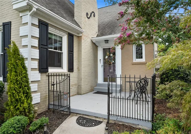 Photo 3 of Single family home for sale at 1819 Club Dr, Anderson, SC 29625 | MLS# 20305644 | Listing updated on 2026-10-24