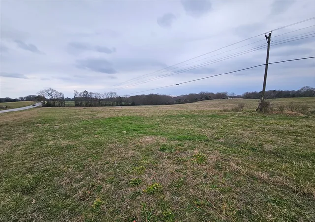 3rd image of 25 W Oak Hwy, Townville, SC 29689 | MLS# 20305650