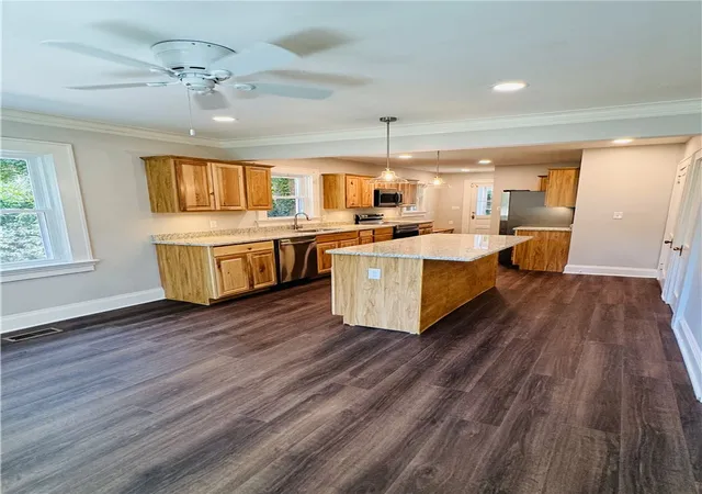 Photo 4 of Single family home for sale at 212 Whitehall Rd, Anderson, SC 29625 | MLS# 20305679 | Listing updated on 2026-09-17