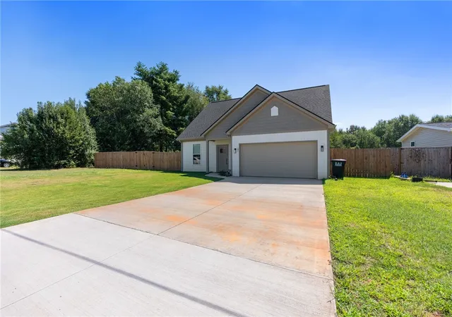 Photo 2 of Single family home for sale at 102 Turkey Trot Rd, Williamston, SC 29697 | MLS# 20305554 | Listing updated on 2026-09-22