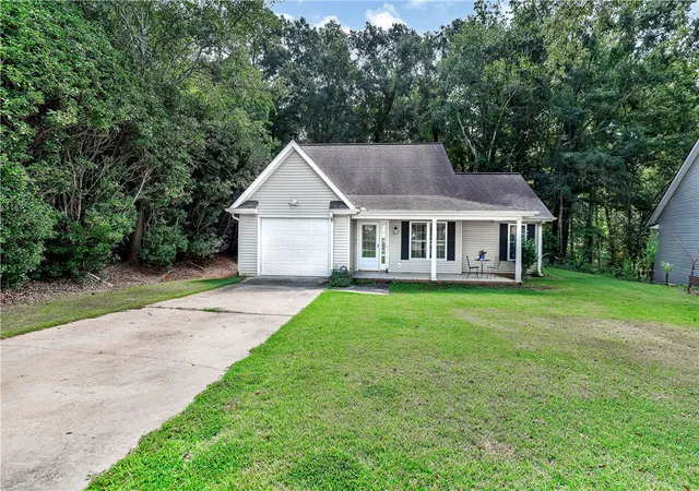 Photo 2 of Single family home for sale at 126 Grand Oak Cir, Pendleton, SC 29670 | MLS# 20305681 | Listing updated on 2026-09-09