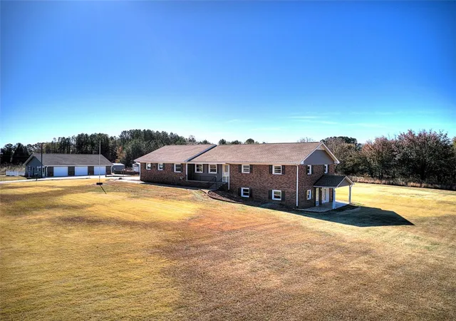 Photo 1 of Single family home for sale at 130 Raleighs Ln, West Union, SC 29696 | MLS# 20305677 | Listing updated on 2026-09-01