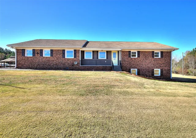 Photo 2 of Single family home for sale at 130 Raleighs Ln, West Union, SC 29696 | MLS# 20305677 | Listing updated on 2026-09-01