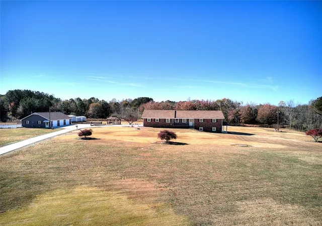 Photo 3 of Single family home for sale at 130 Raleighs Ln, West Union, SC 29696 | MLS# 20305677 | Listing updated on 2026-09-01