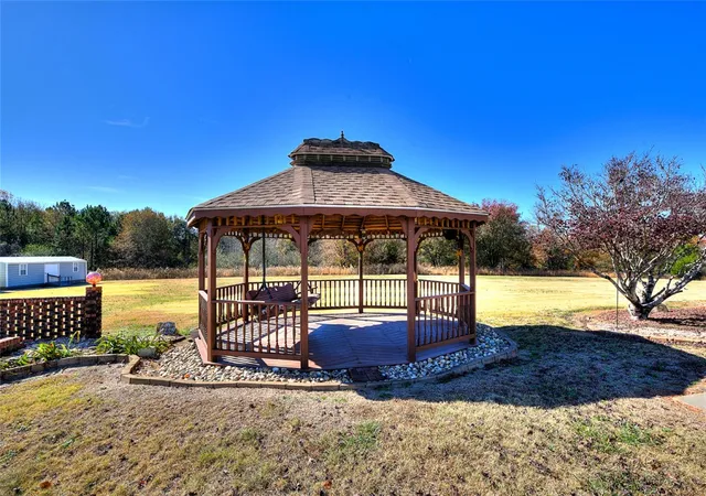 Photo 4 of Single family home for sale at 130 Raleighs Ln, West Union, SC 29696 | MLS# 20305677 | Listing updated on 2026-10-09