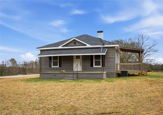 Photo 2 of Single family home for sale at 118 Grogan Rd, Westminster, SC 29693 | MLS# 20305620 | Listing updated on 2026-10-07