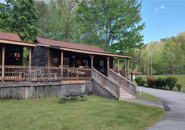 Photo 3 of Single family home for sale at 107 Country Crk Dr, Pickens, SC 29671 | MLS# 20305720 | Listing updated on 2026-09-08