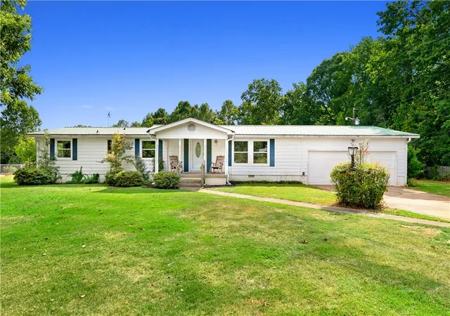 Photo 1 of Manufactured home for sale at 311 Holly Branch Rd, Westminster, SC 29693 | MLS# 20304719 | Listing updated on 2026-09-03