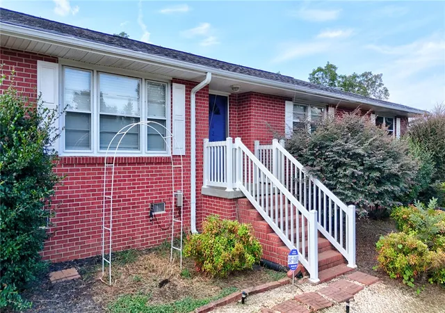 Photo 2 of Single family home for sale at 121 Wilson Rd, Anderson, SC 29625 | MLS# 20304909 | Listing updated on 2026-09-13