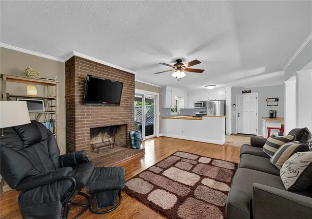 Photo 3 of Single family home for sale at 900 Cricket Ln, Anderson, SC 29621 | MLS# 20305738 | Listing updated on 2026-09-02