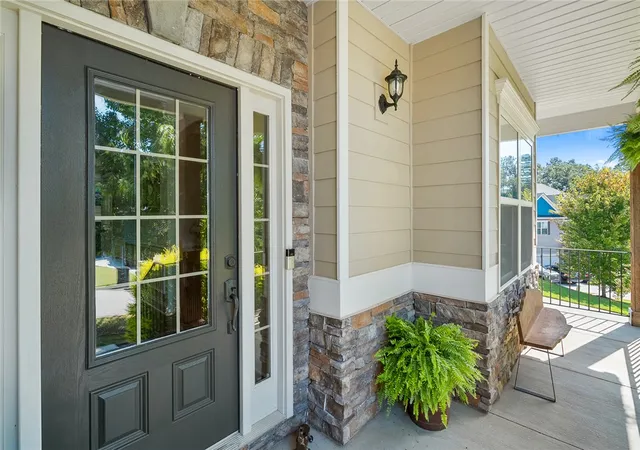 Photo 3 of Single family home for sale at 122 Jones Crk Cir, Anderson, SC 29621 | MLS# 20305132 | Listing updated on 2026-09-13