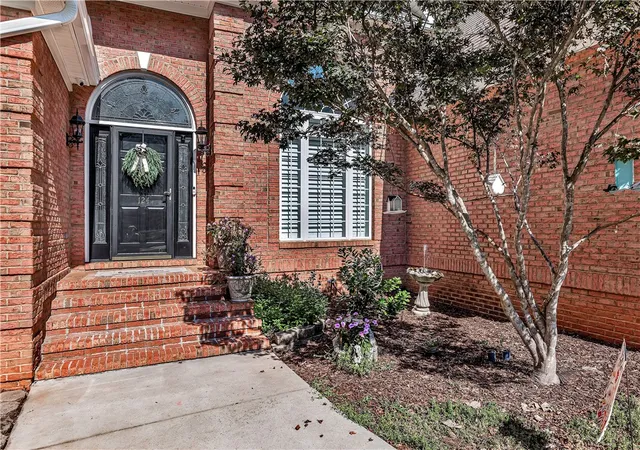 Photo 3 of Single family home for sale at 124 Spanish Wells, Anderson, SC 29621 | MLS# 20305767 | Listing updated on 2026-09-20