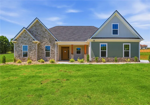 Photo 1 of Single family home for sale at 736 Stewart Gin Rd, Liberty, SC 29657 | MLS# 20305780 | Listing updated on 2026-09-03