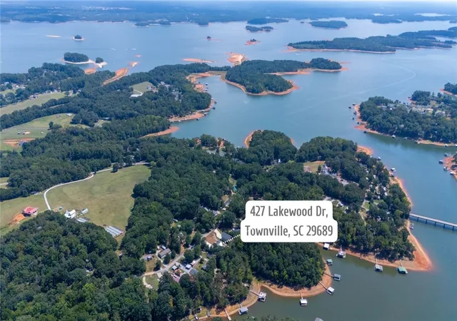 Photo 3 of Single family home for sale at 427 Lakewood Dr, Townville, SC 29689 | MLS# 20305715 | Listing updated on 2026-09-17