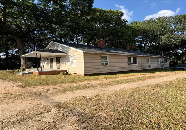 Photo 2 of Multi family home for sale at 427 Lebanon Rd, Pendleton, SC 29670 | MLS# 20305774 | Listing updated on 2026-09-04