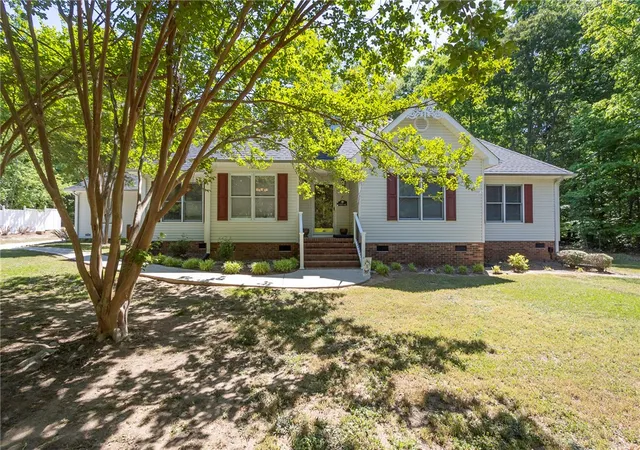 Photo 2 of Single family home for sale at 151 Hannah Cir, Anderson, SC 29621 | MLS# 20305801 | Listing updated on 2026-10-27