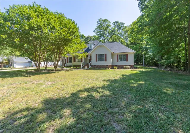 Photo 3 of Single family home for sale at 151 Hannah Cir, Anderson, SC 29621 | MLS# 20305801 | Listing updated on 2026-10-27
