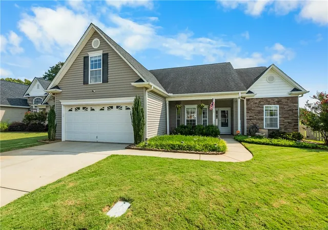 Photo 1 of Sale Pending at 129 Saint Johns St, Simpsonville, SC 29680 | MLS# 20305735 | Listing updated on 2026-09-10