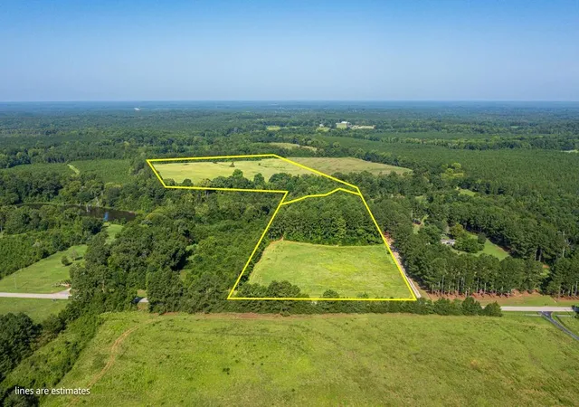 Photo 2 of Sale Pending at 440 Mt Carmel Rd, Abbeville, SC 29620 | MLS# 20305805 | Listing updated on 2026-09-03