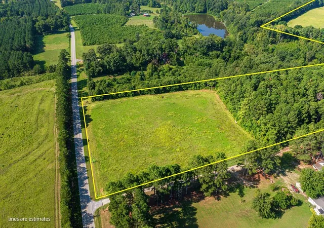 Photo 3 of Sale Pending at 440 Mt Carmel Rd, Abbeville, SC 29620 | MLS# 20305805 | Listing updated on 2026-09-03