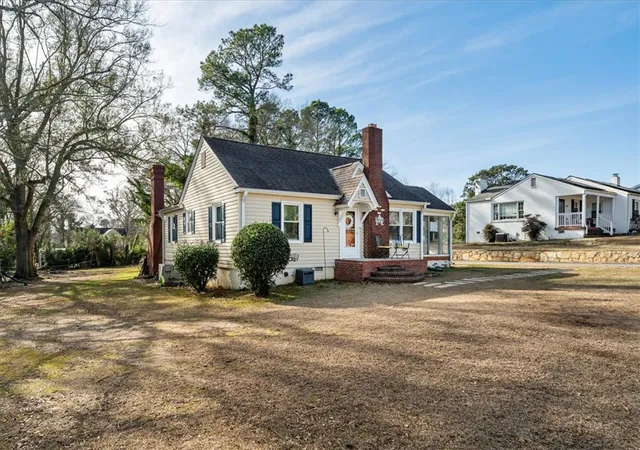 Photo 3 of Single family home for sale at 238 California Ave, Spartanburg, SC 29303 | MLS# 20305812 | Listing updated on 2026-09-11