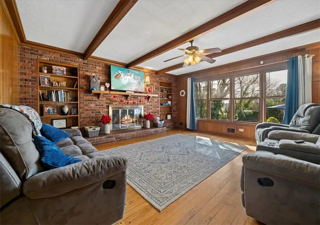 Photo 3 of Single family home for sale at 238 California Ave, Spartanburg, SC 29303 | MLS# 20305812 | Listing updated on 2026-09-11