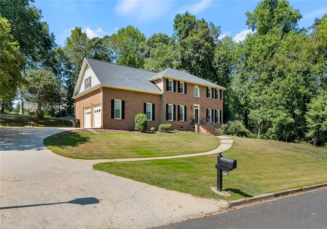 Photo 3 of Single family home for sale at 209 Brittany Park, Anderson, SC 29621 | MLS# 20305624 | Listing updated on 2026-09-03