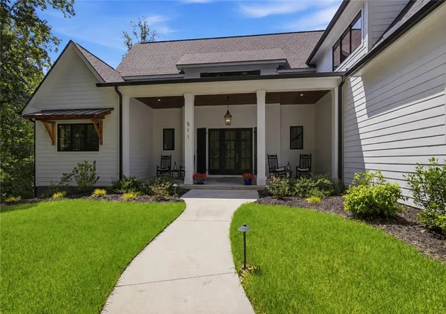 Photo 3 of Single family home for sale at 511 Oakdale Ln, Seneca, SC 29672 | MLS# 20305814 | Listing updated on 2026-09-18
